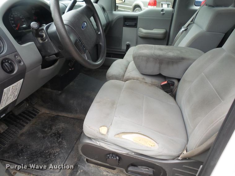 image for item DC5481 2006 Ford F150 pickup truck