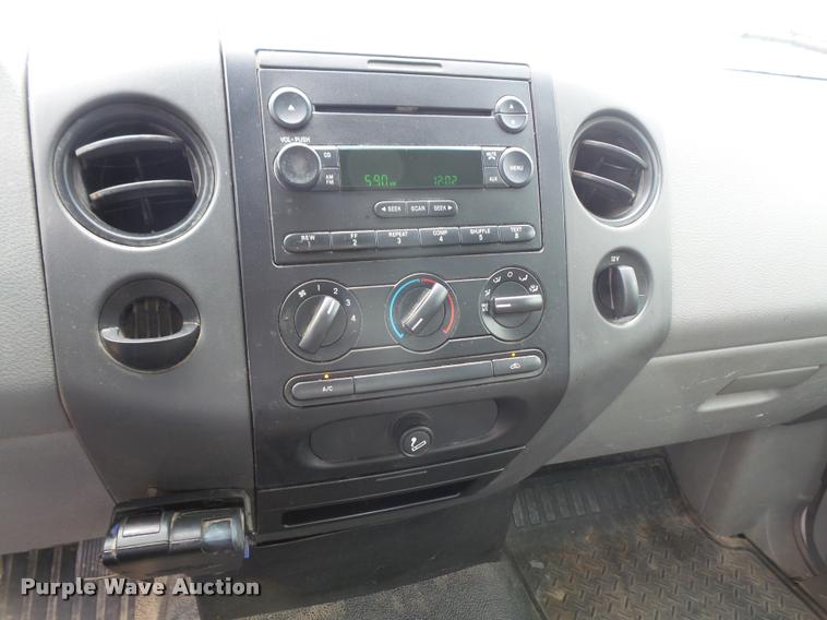 image for item DC5481 2006 Ford F150 pickup truck