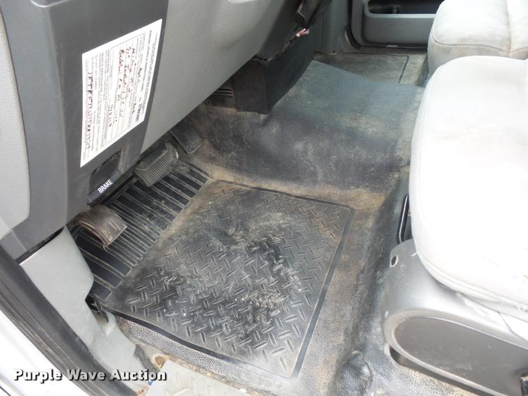 image for item DC5481 2006 Ford F150 pickup truck