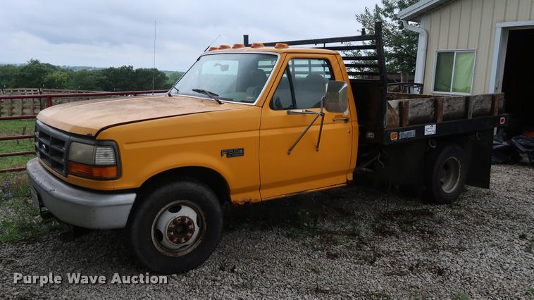 image for item DD1697 1994 Ford F350 dump flatbed pickup truck