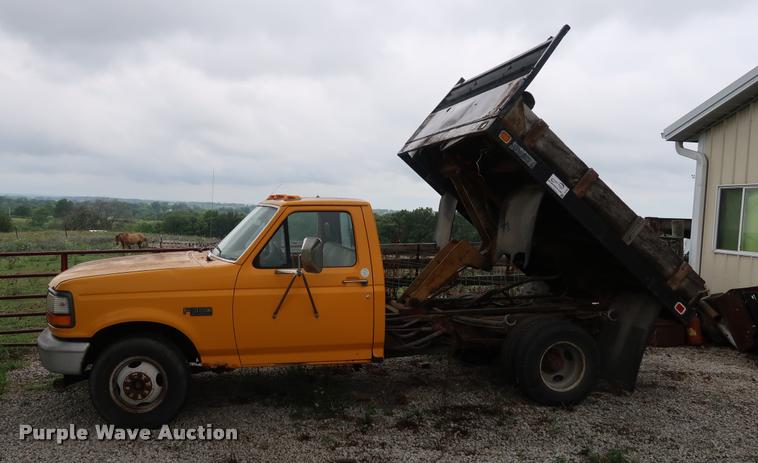 image for item DD1697 1994 Ford F350 dump flatbed pickup truck