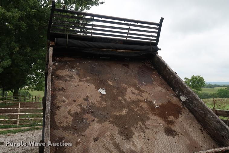 image for item DD1697 1994 Ford F350 dump flatbed pickup truck