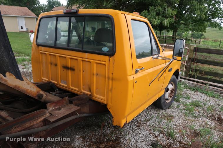 image for item DD1697 1994 Ford F350 dump flatbed pickup truck