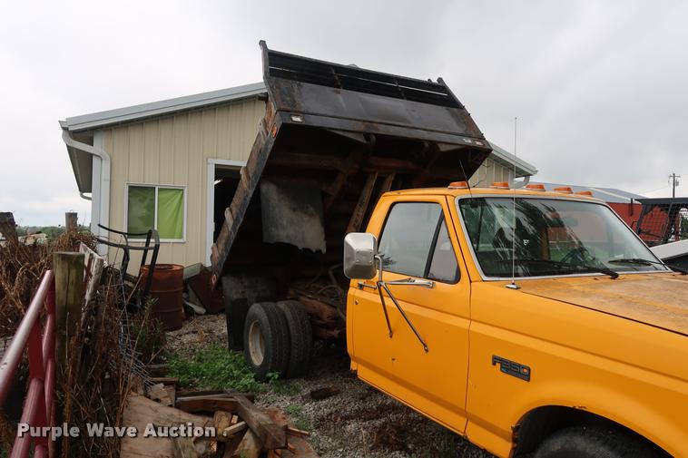 image for item DD1697 1994 Ford F350 dump flatbed pickup truck