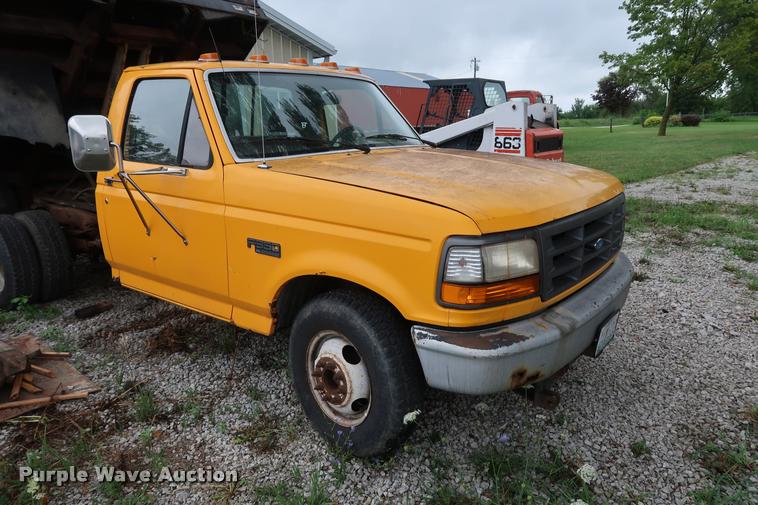 image for item DD1697 1994 Ford F350 dump flatbed pickup truck