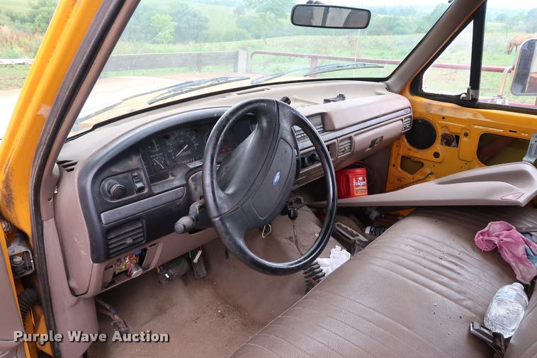 image for item DD1697 1994 Ford F350 dump flatbed pickup truck