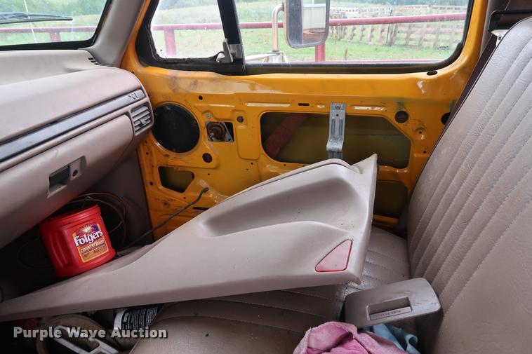 image for item DD1697 1994 Ford F350 dump flatbed pickup truck