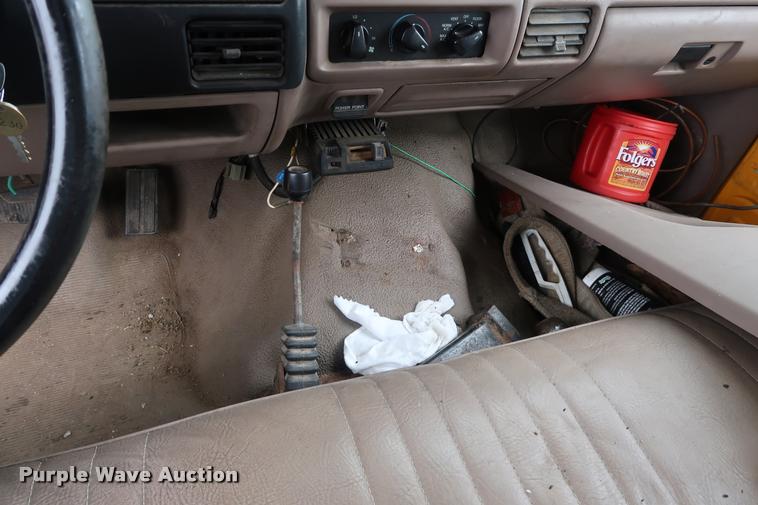 image for item DD1697 1994 Ford F350 dump flatbed pickup truck