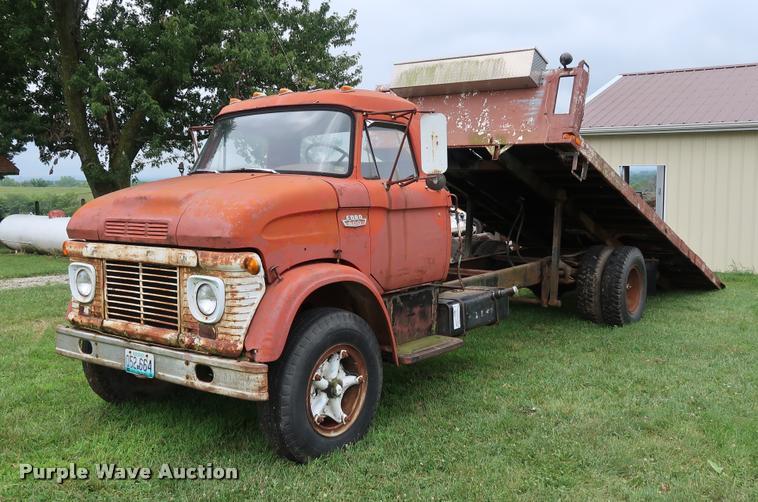 image for item DD1698 1967 Ford 600 truck