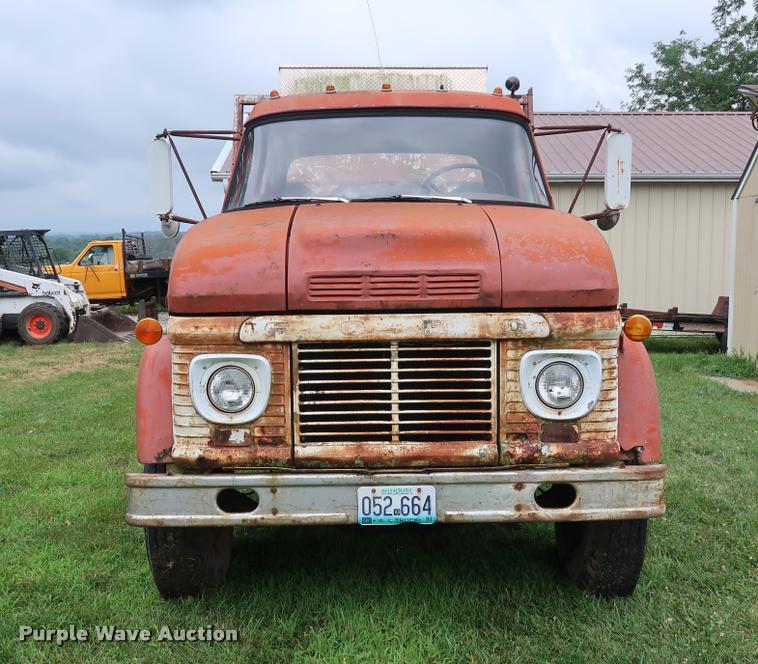 image for item DD1698 1967 Ford 600 truck