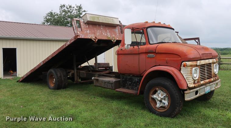 image for item DD1698 1967 Ford 600 truck