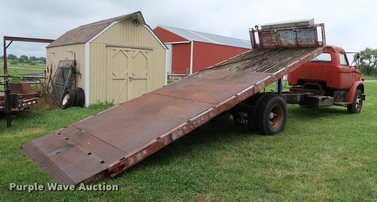 image for item DD1698 1967 Ford 600 truck