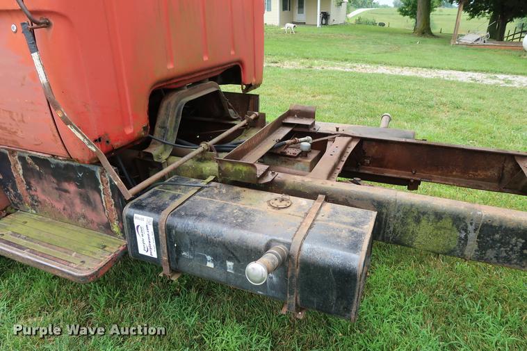 image for item DD1698 1967 Ford 600 truck