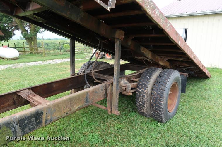 image for item DD1698 1967 Ford 600 truck