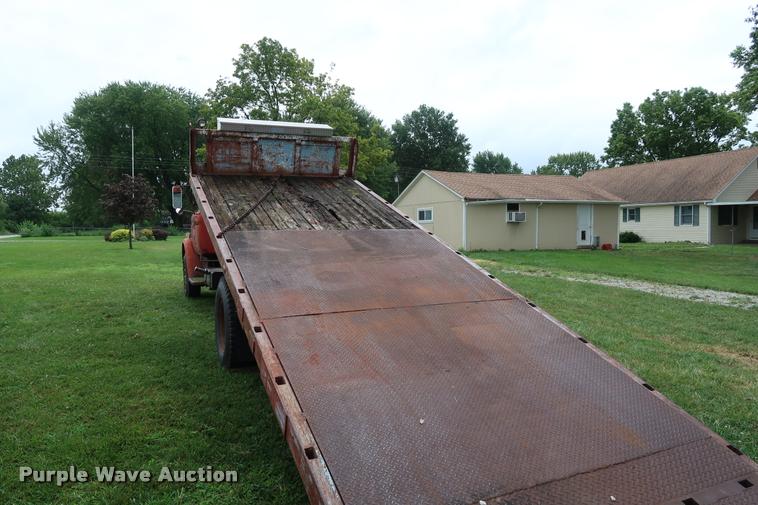 image for item DD1698 1967 Ford 600 truck