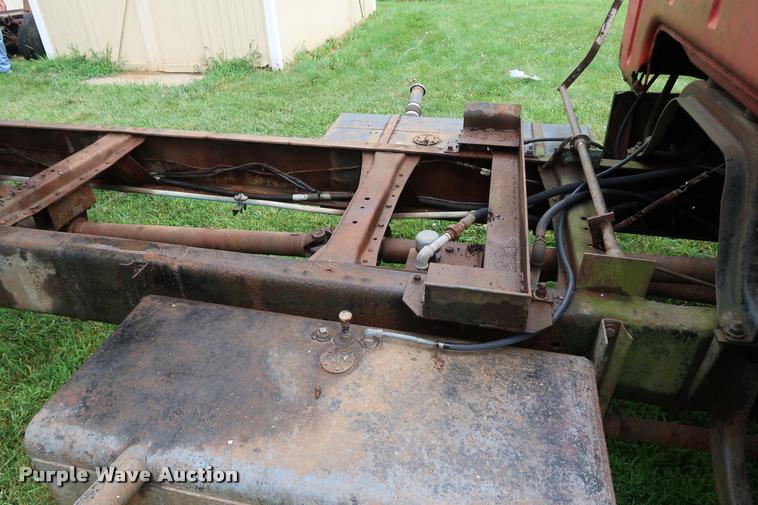 image for item DD1698 1967 Ford 600 truck