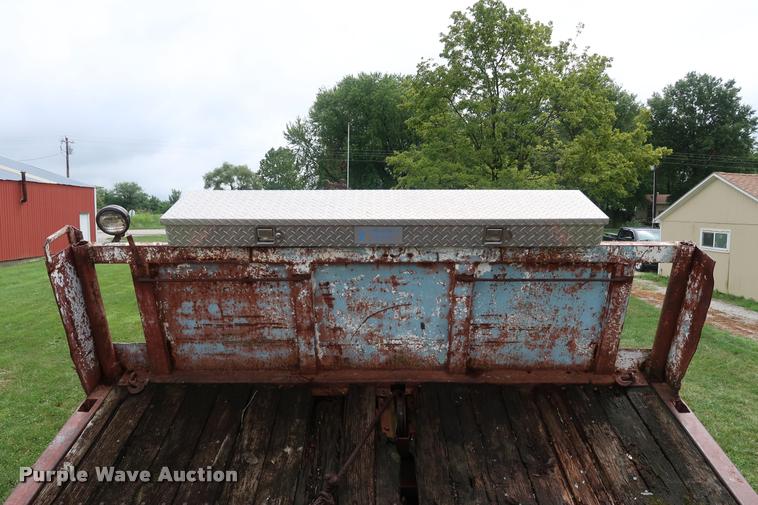 image for item DD1698 1967 Ford 600 truck