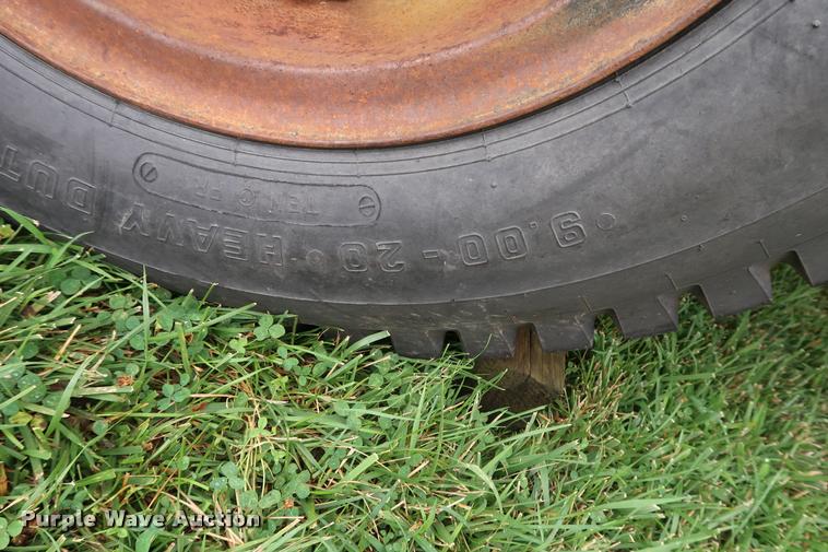 image for item DD1698 1967 Ford 600 truck