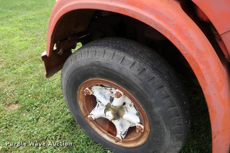 image for item DD1698 1967 Ford 600 truck