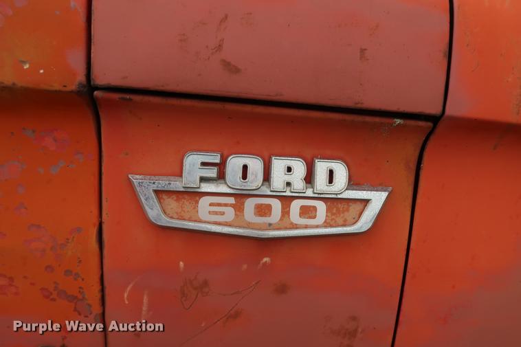 image for item DD1698 1967 Ford 600 truck