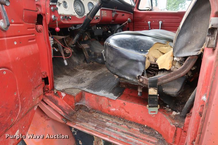 image for item DD1698 1967 Ford 600 truck