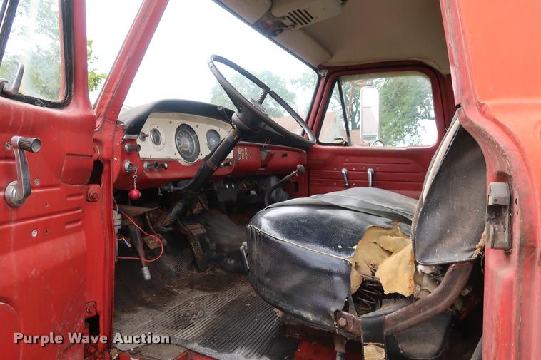 image for item DD1698 1967 Ford 600 truck