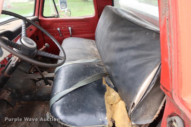 image for item DD1698 1967 Ford 600 truck