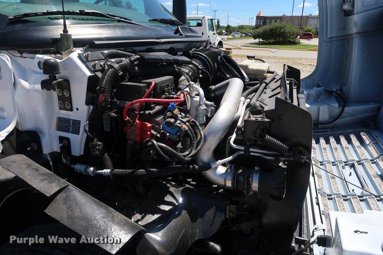 image for item DD2248 2004 Chevrolet 5500 cab and chassis