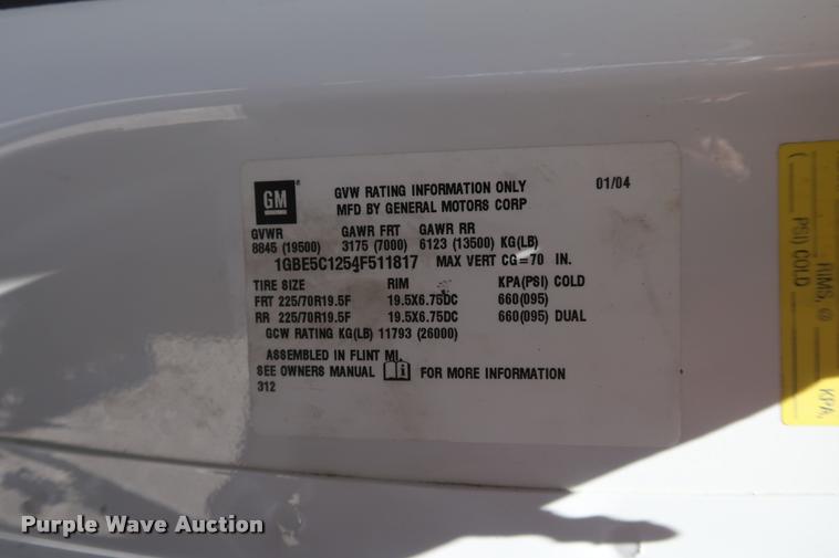 image for item DD2248 2004 Chevrolet 5500 cab and chassis