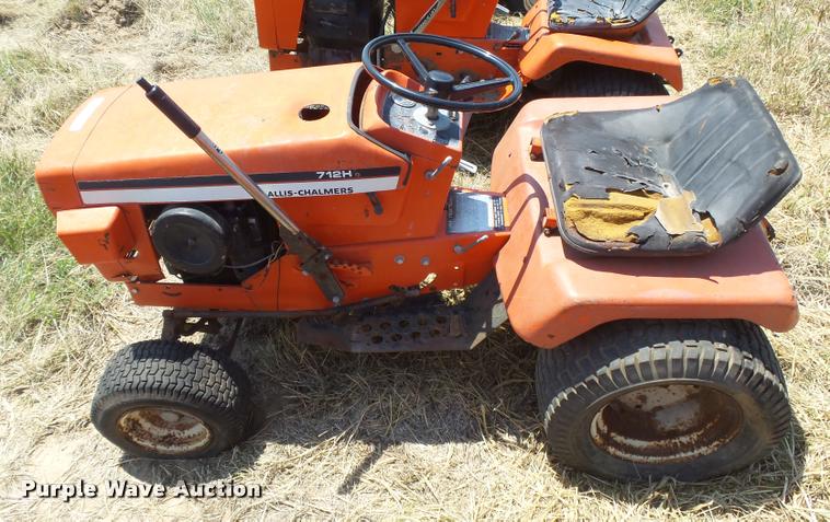 image for item DE9144 Allis Chalmers 712H lawn mower