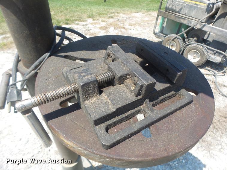 image for item DF9335 Drill press