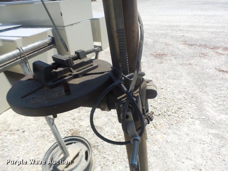 image for item DF9335 Drill press