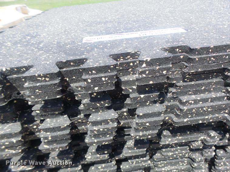 image for item DF9338 (4) pallets of flooring material