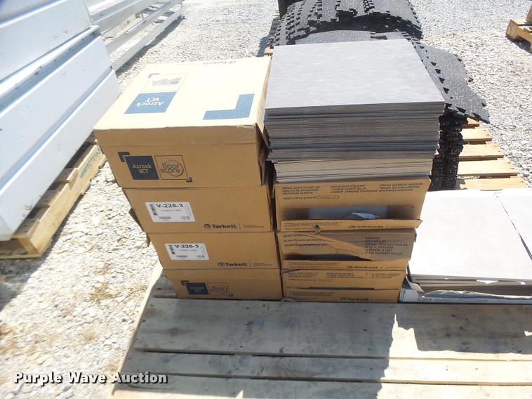 image for item DF9338 (4) pallets of flooring material