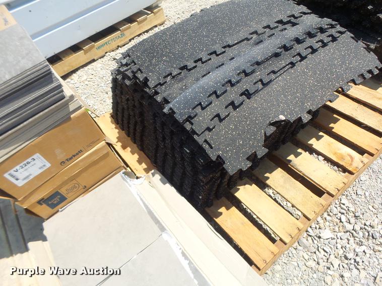 image for item DF9338 (4) pallets of flooring material