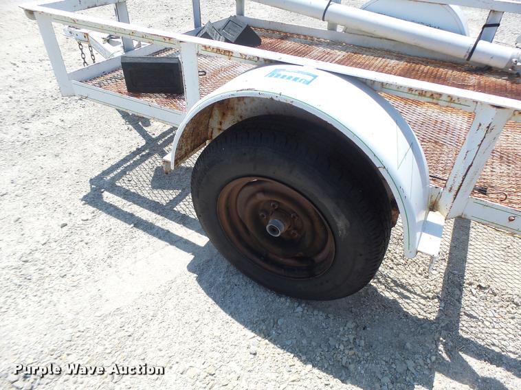 image for item DF9341 1999 Kodiak utility trailer