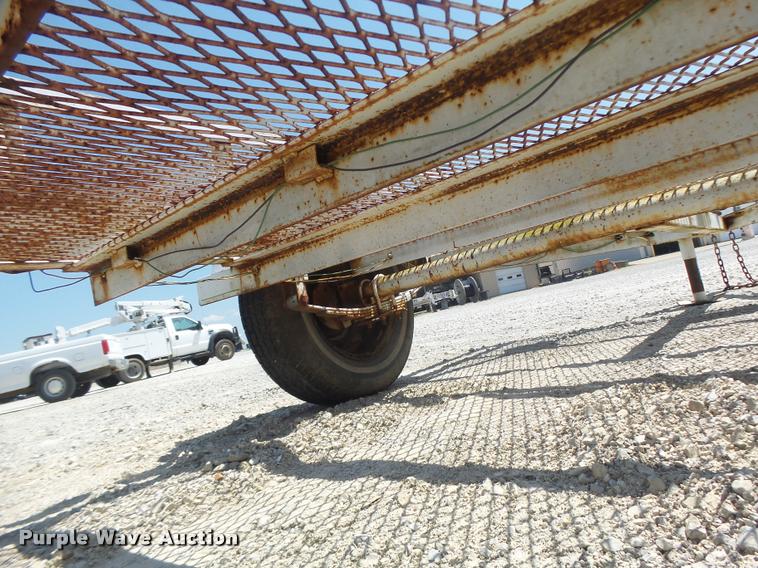 image for item DF9341 1999 Kodiak utility trailer