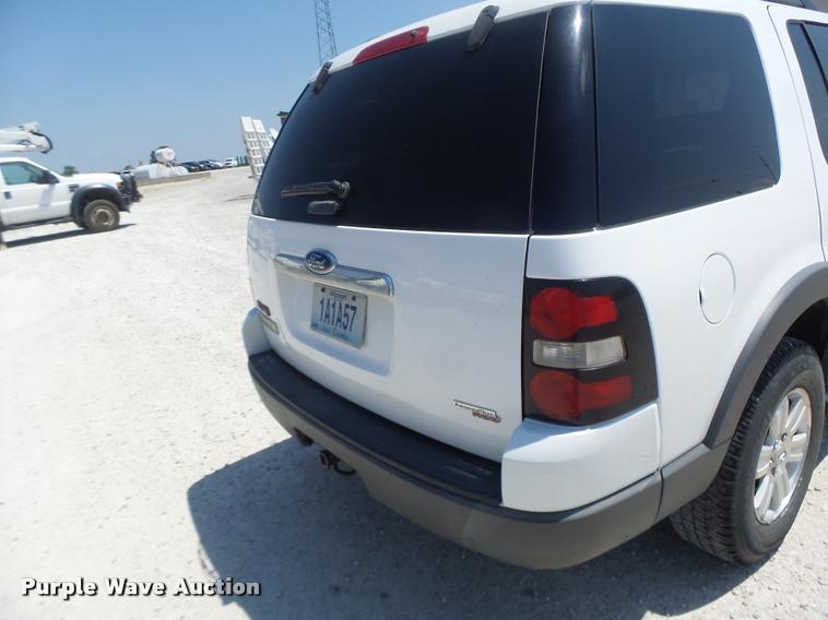 image for item DF9342 2006 Ford Explorer SUV