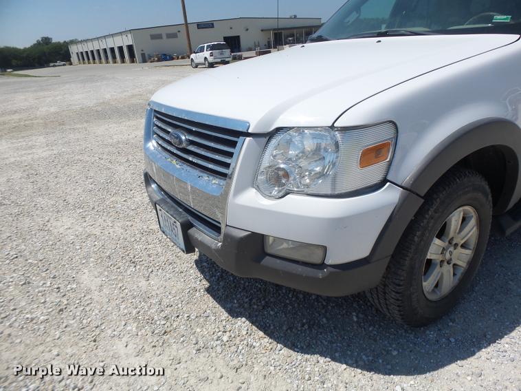 image for item DF9342 2006 Ford Explorer SUV