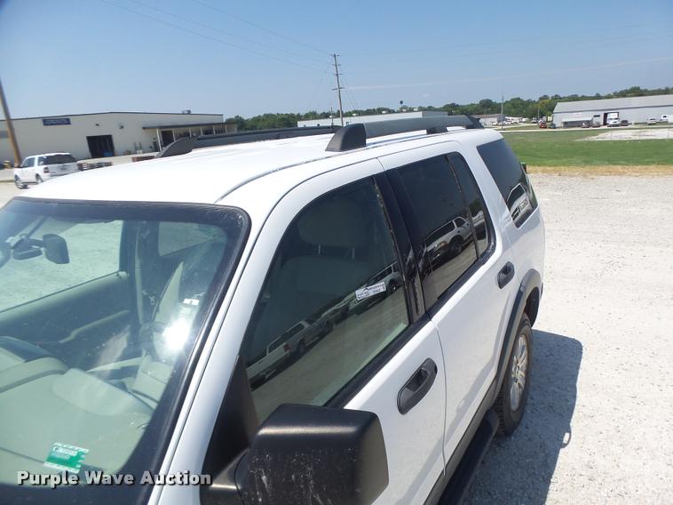 image for item DF9342 2006 Ford Explorer SUV