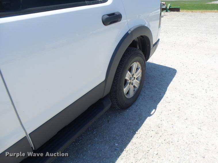 image for item DF9342 2006 Ford Explorer SUV