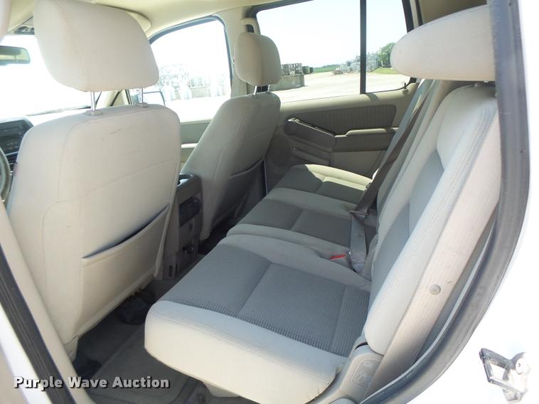 image for item DF9342 2006 Ford Explorer SUV