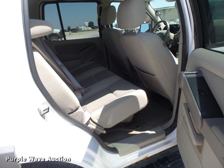 image for item DF9342 2006 Ford Explorer SUV