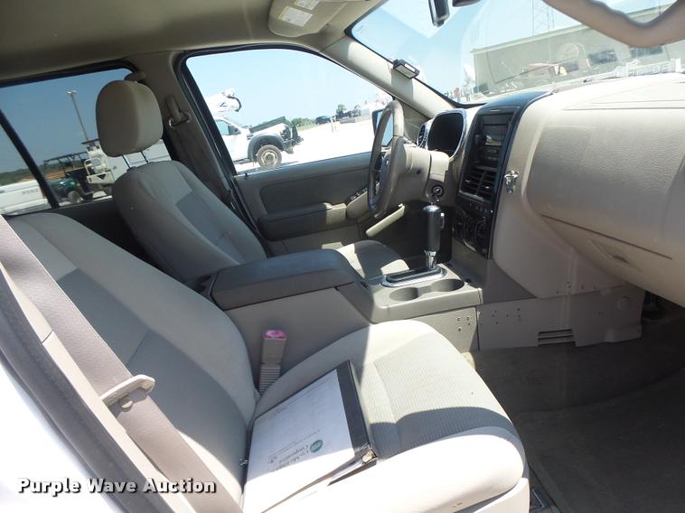 image for item DF9342 2006 Ford Explorer SUV