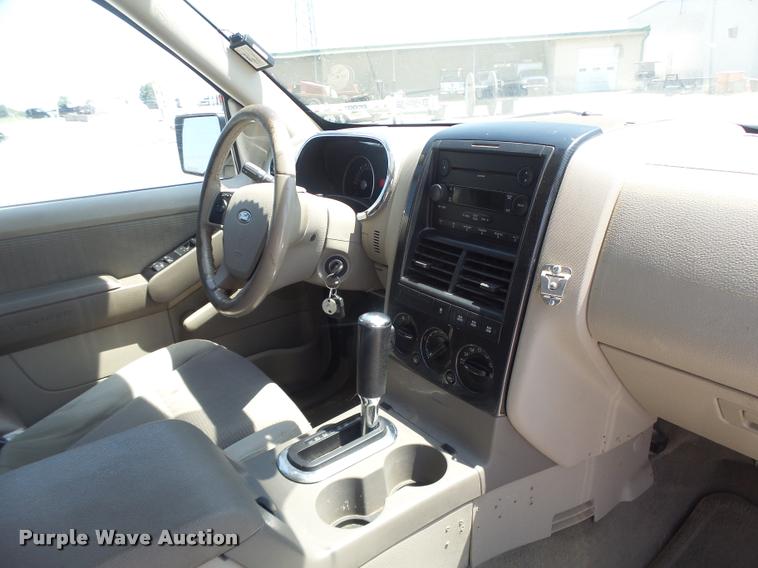 image for item DF9342 2006 Ford Explorer SUV