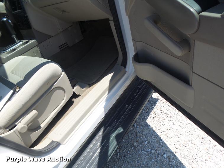 image for item DF9342 2006 Ford Explorer SUV