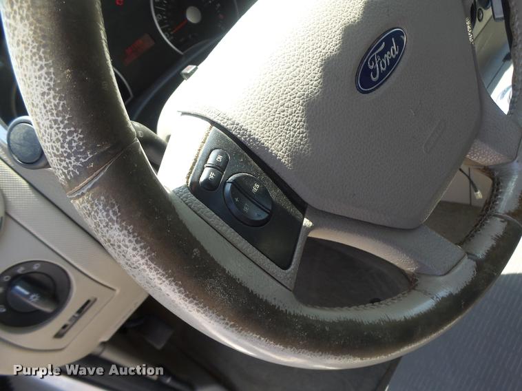 image for item DF9342 2006 Ford Explorer SUV