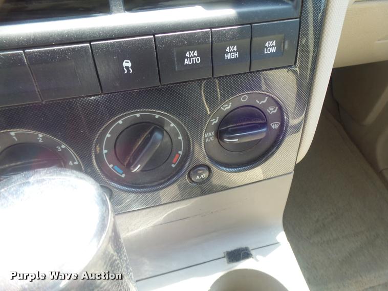 image for item DF9342 2006 Ford Explorer SUV