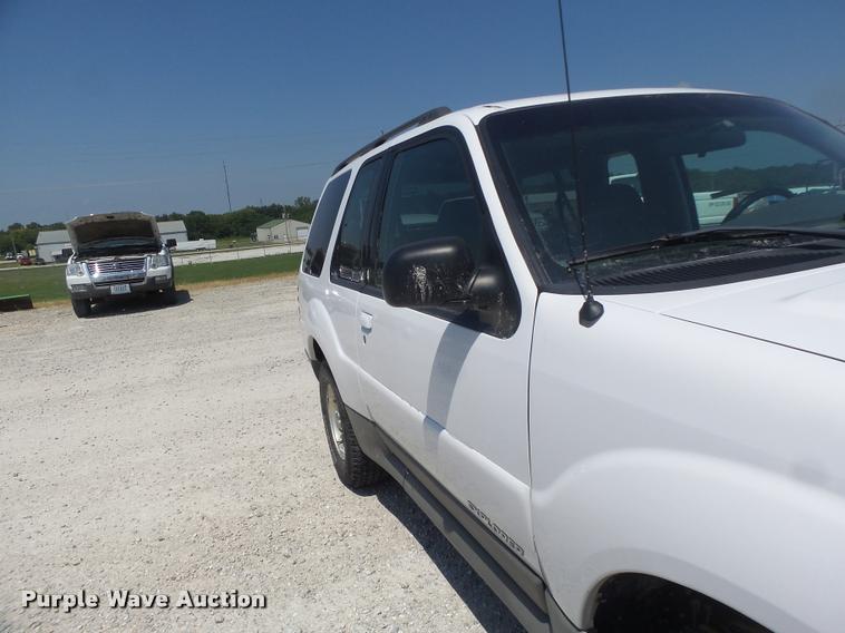 image for item DF9343 2001 Ford Explorer SUV
