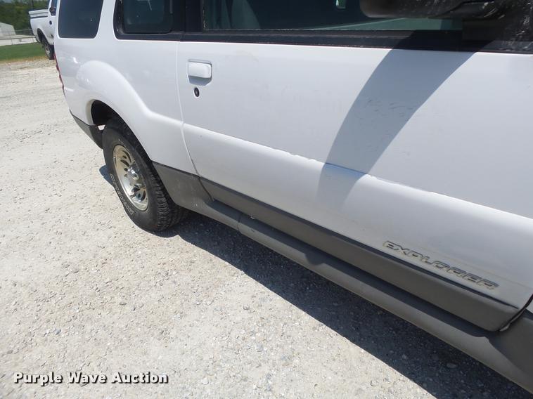 image for item DF9343 2001 Ford Explorer SUV